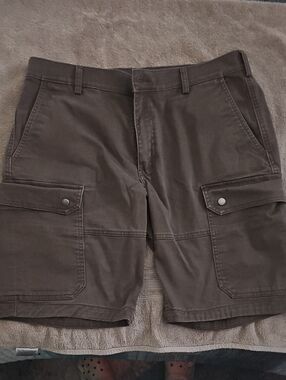 Duluth Trading Co Men's Cargo Shorts in Dark Brown